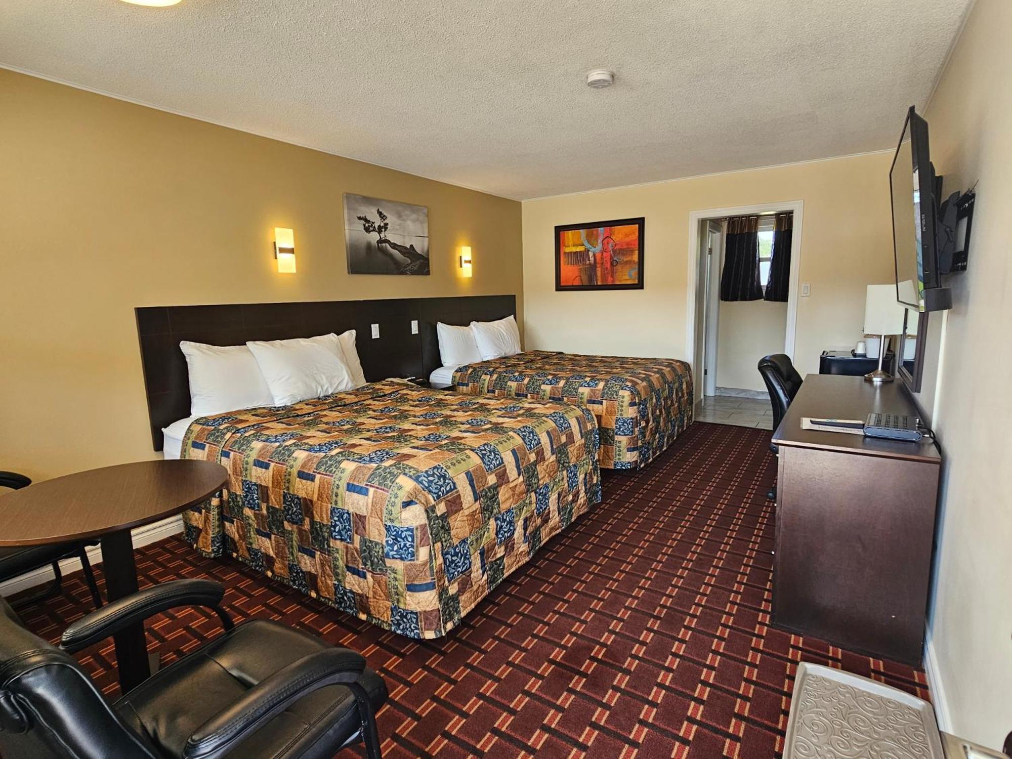 Fox Motor Inn Greater Napanee Екстериор снимка