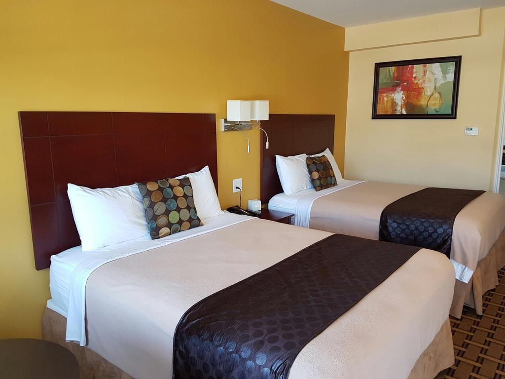 Fox Motor Inn Greater Napanee Екстериор снимка