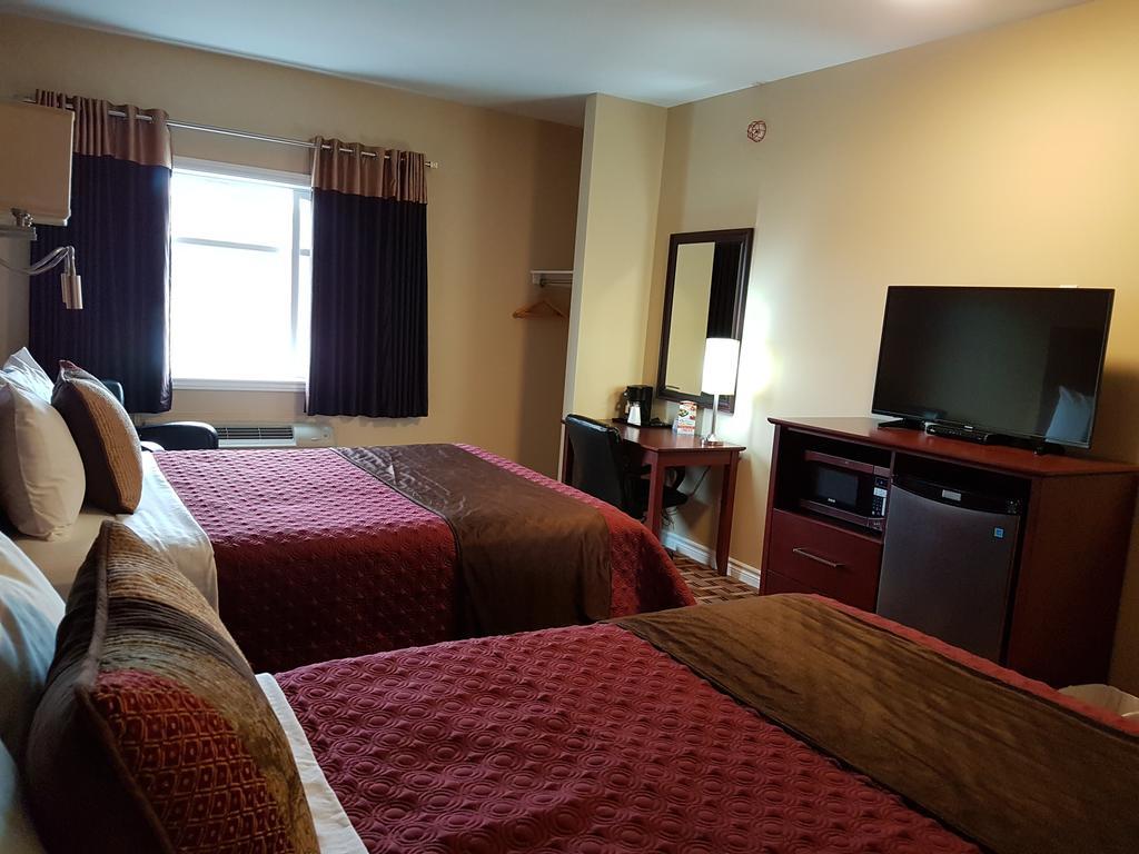 Fox Motor Inn Greater Napanee Екстериор снимка