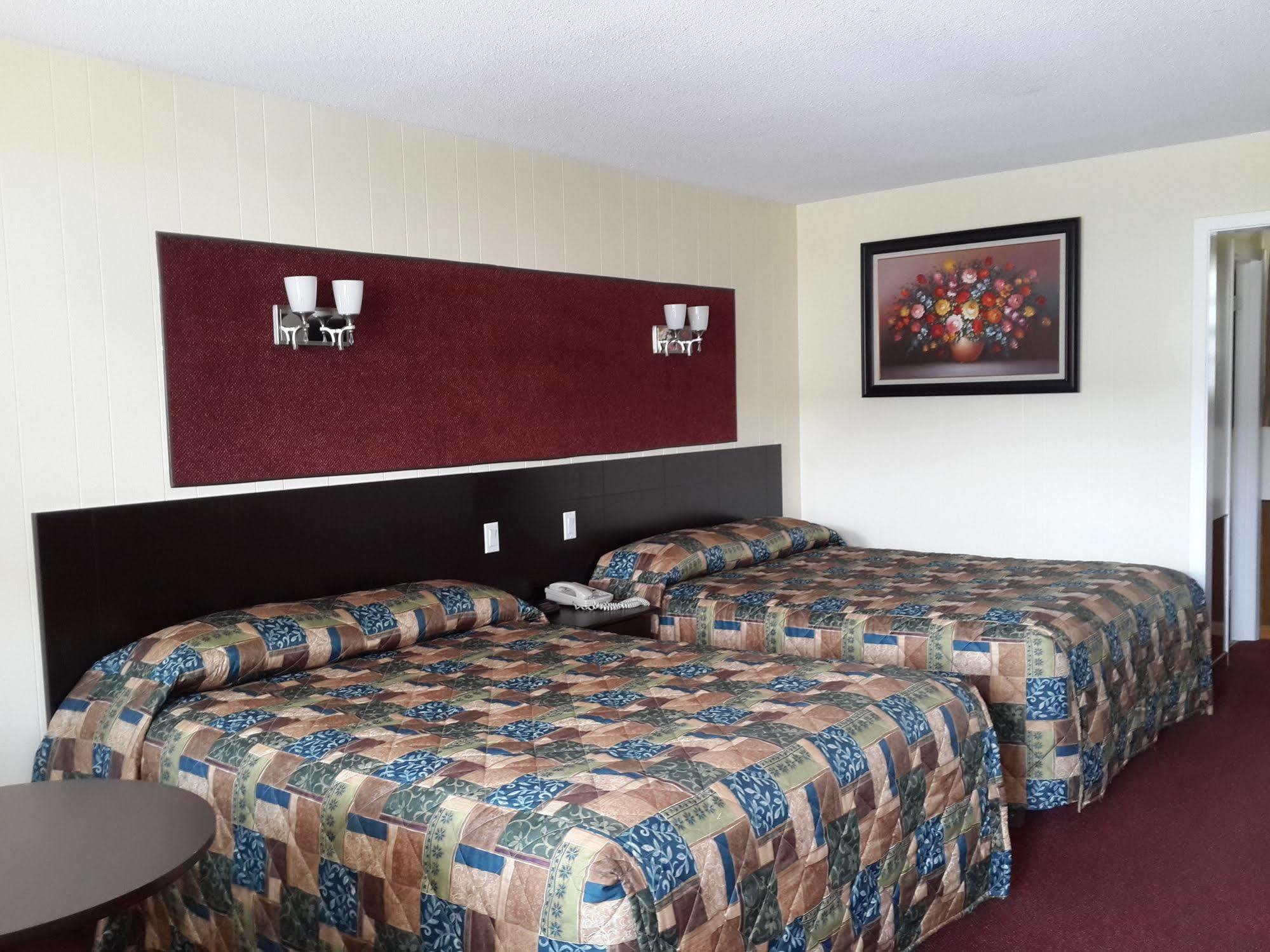 Fox Motor Inn Greater Napanee Екстериор снимка