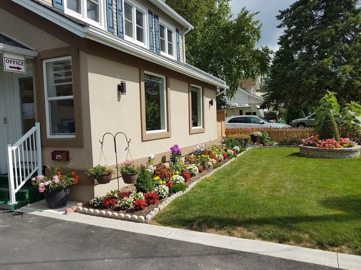 Fox Motor Inn Greater Napanee Екстериор снимка